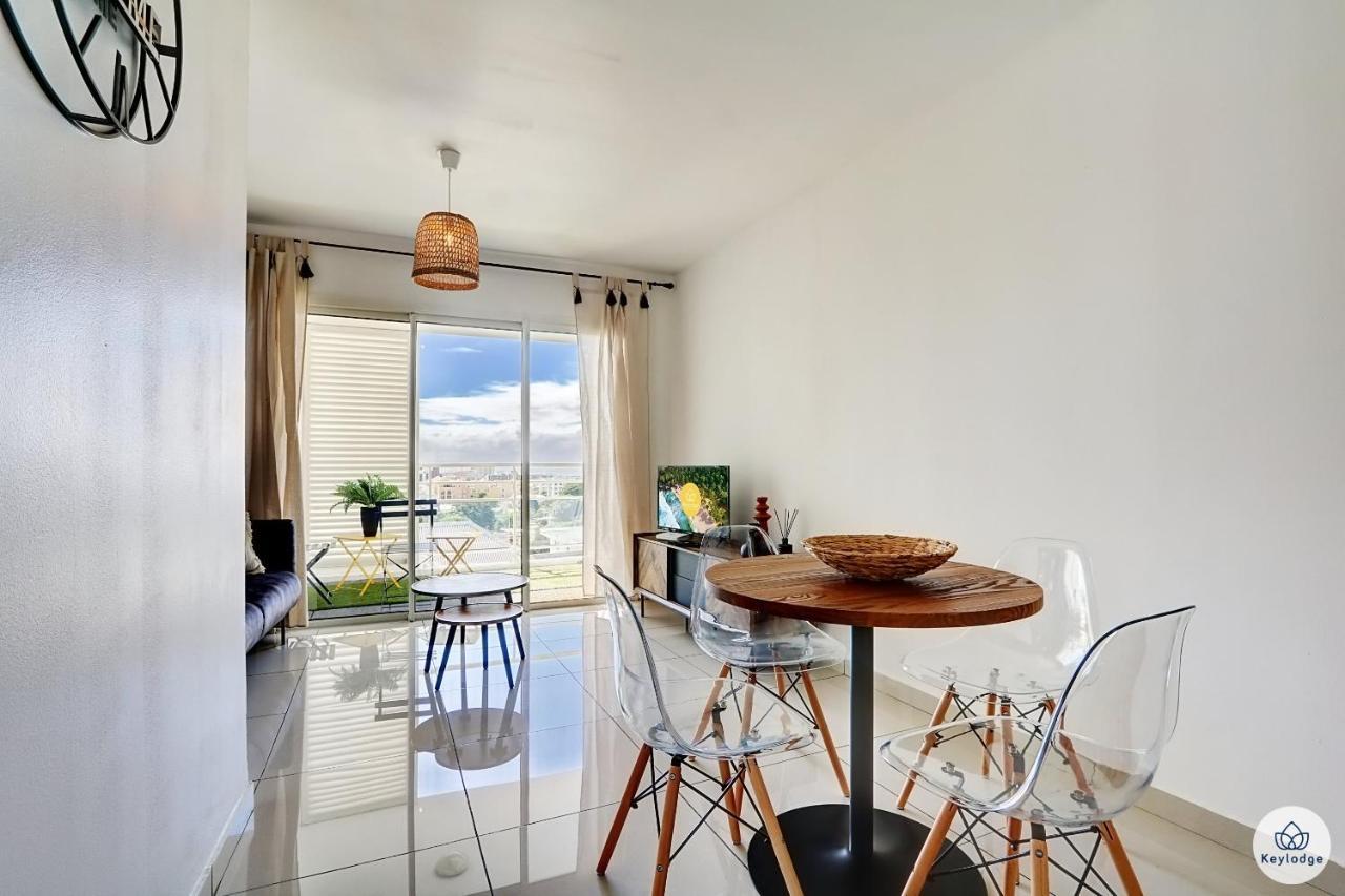 T2 - Iris, Classe 2 Etoiles - Balcon - Proche Centre De Saint-Denis Luaran gambar
